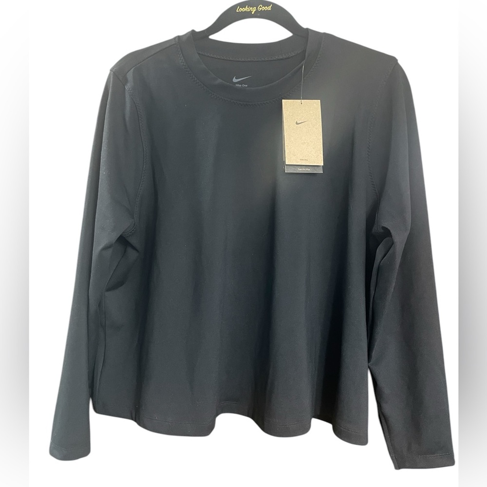 Nike One Dri-FIT Tight Fit Women’s Long Sleeve Sz 1X Black Cropped, Split Sleeve